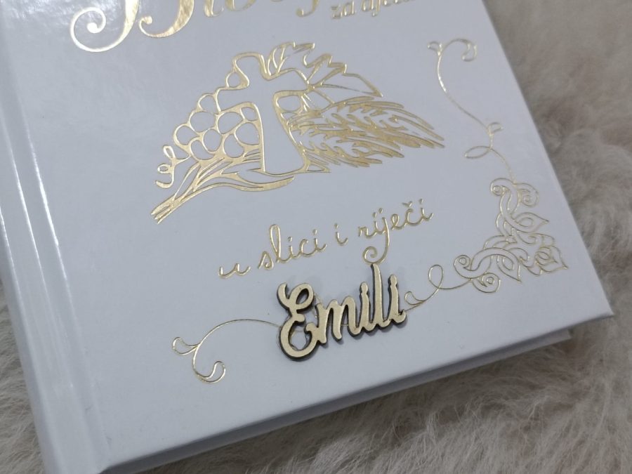 Biblija za djecu personalizirana imenom od zlatne graverske plastike