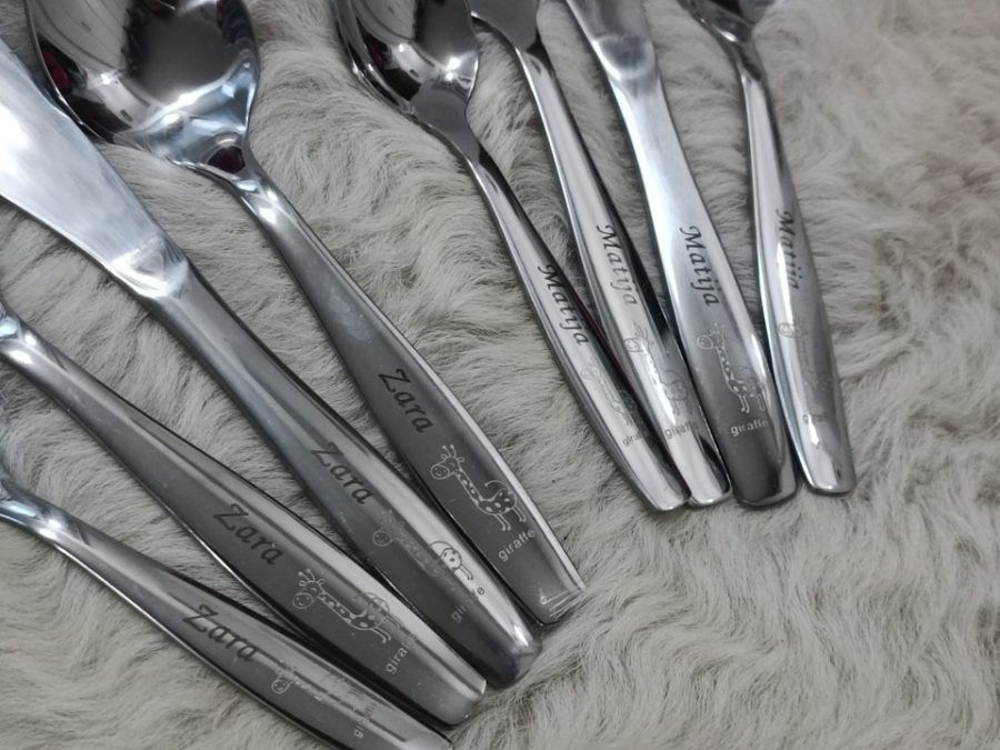 Personalizirani set pribora za jelo