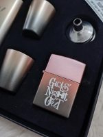Personalizirani set s pljoskom i upaljačem