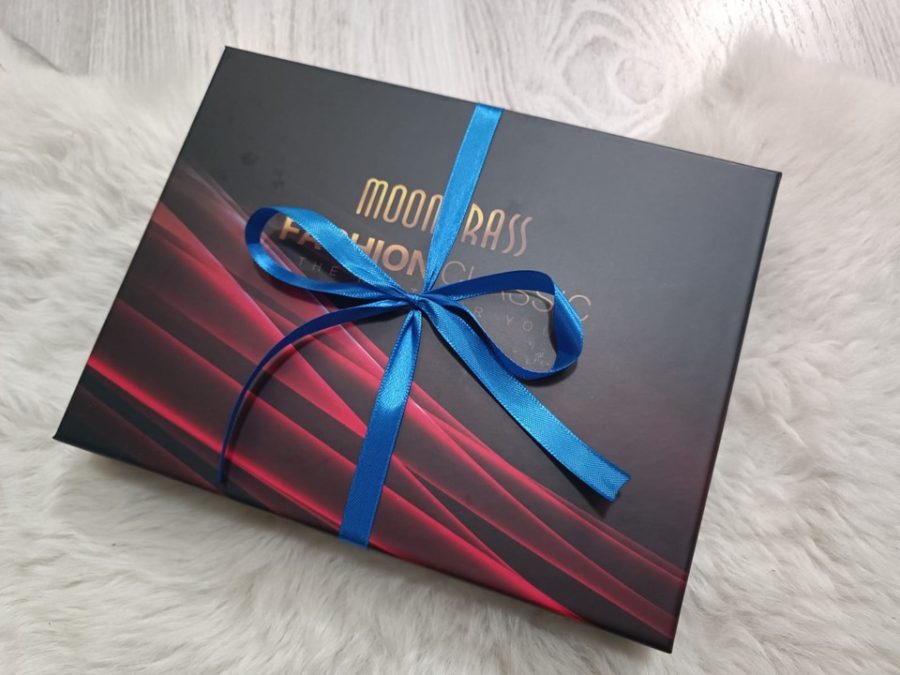 Personalizirani set s pljoskom i upaljačem